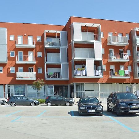 Apartment Riva Sea View Umag Eksteriør billede