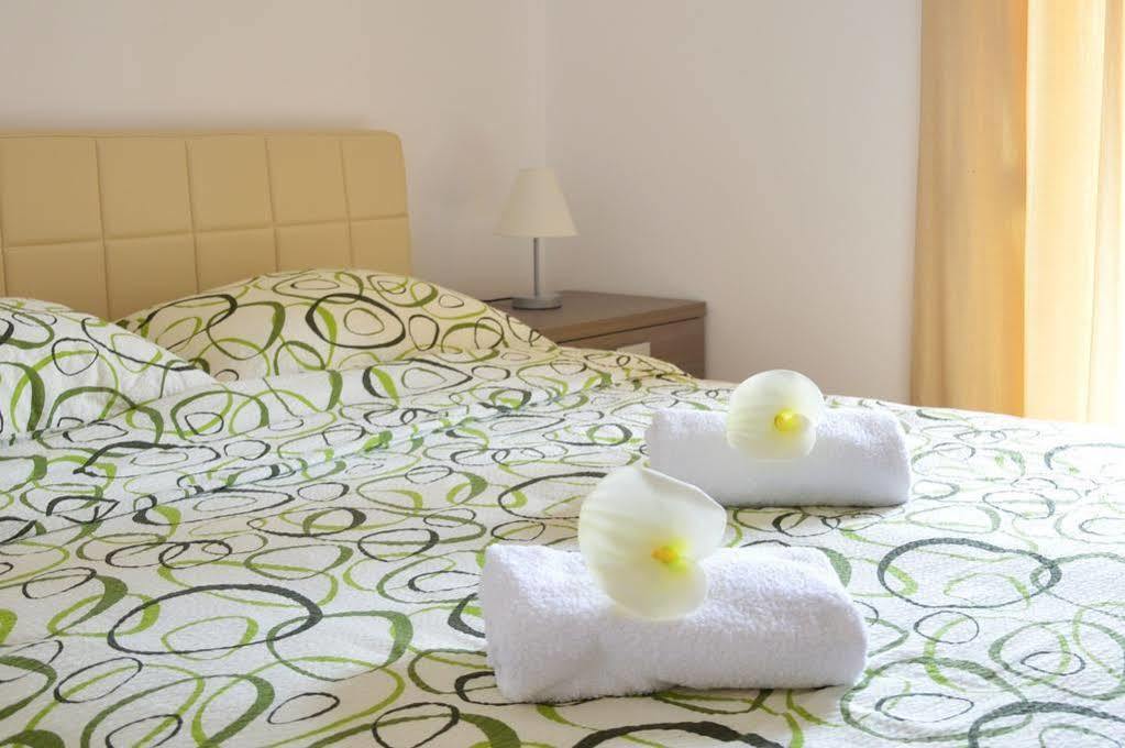 Apartment Riva Sea View Umag Eksteriør billede